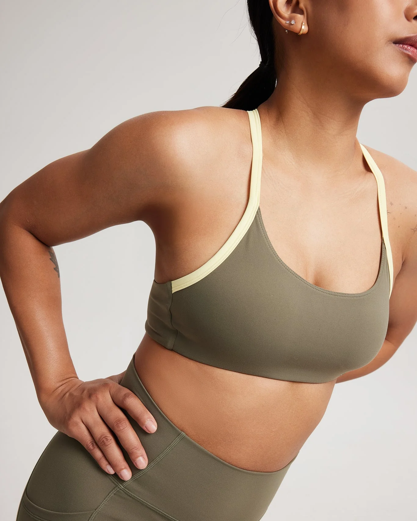 Twist Bra (Contrast) in Avocado - Image 3